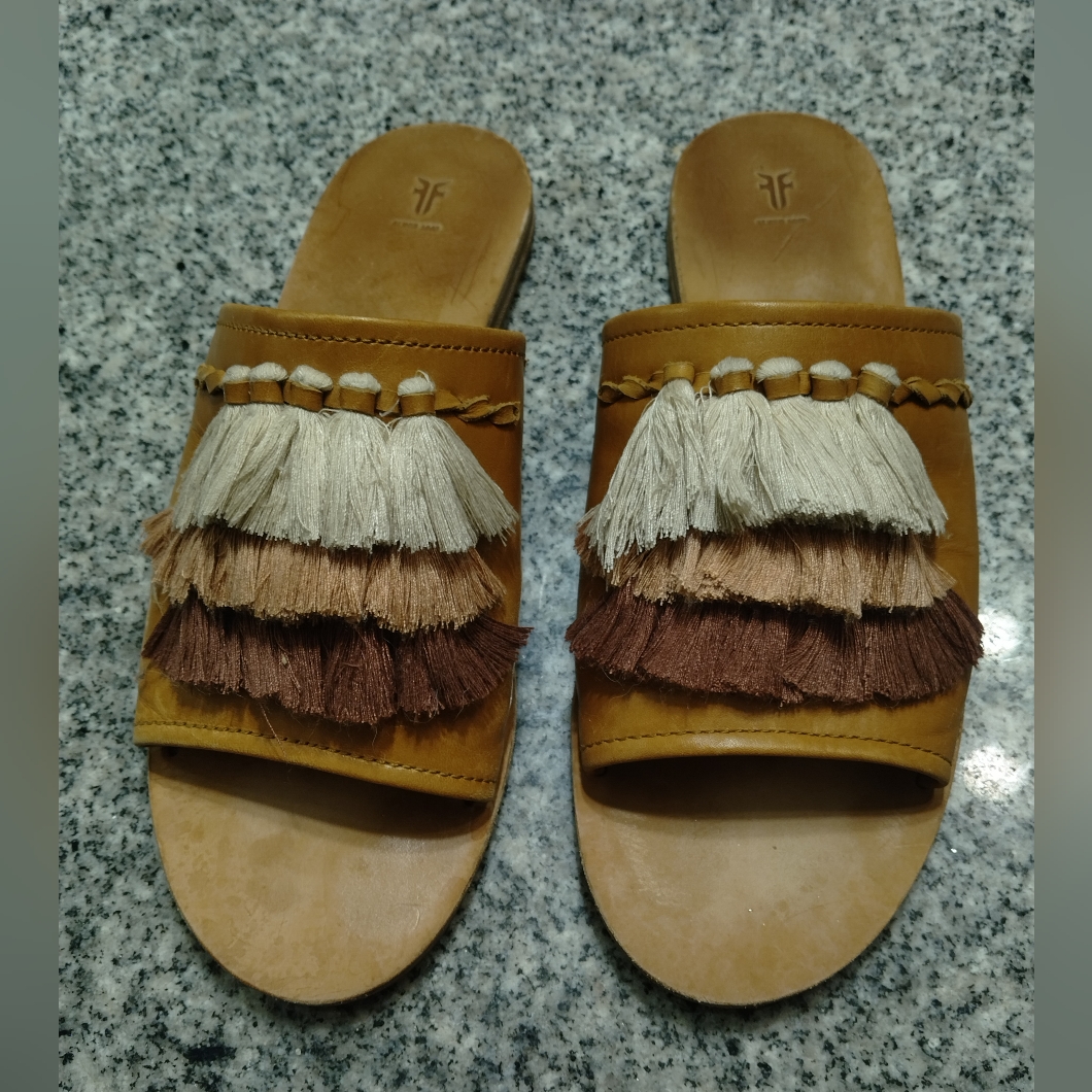 Frye Riley Tassel Sandals # 10